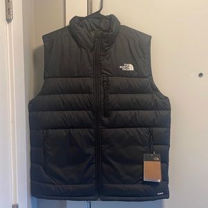 North Face vest. NWT.